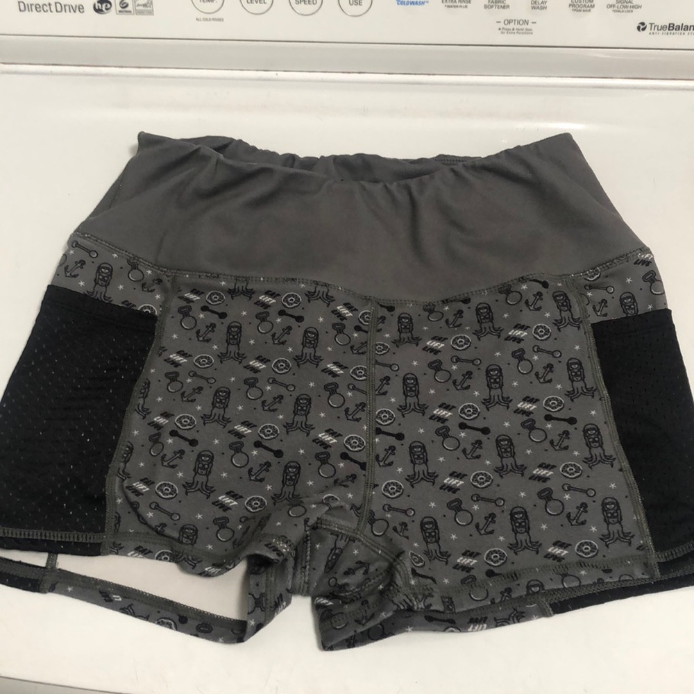 DOUGHNUTS & DEADLIFTS Lifting Gym shorts L